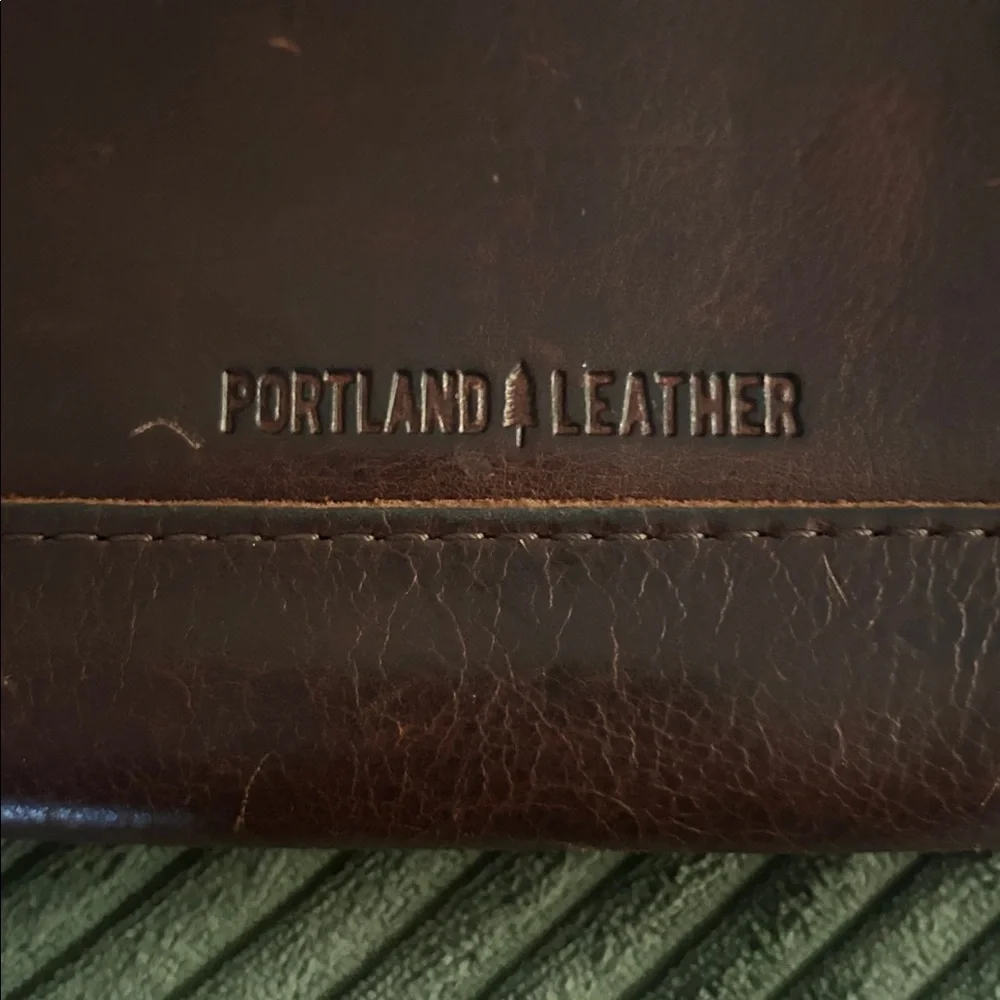 Portland Leather crossbody wallet brown leather - Picture 4 of 5